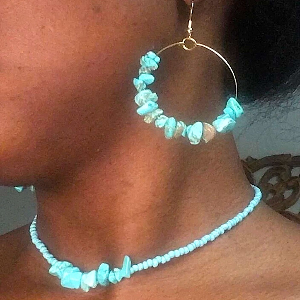NWT Turquoise Stone Chip Bead Southwestern Earrings • Crystal Healing